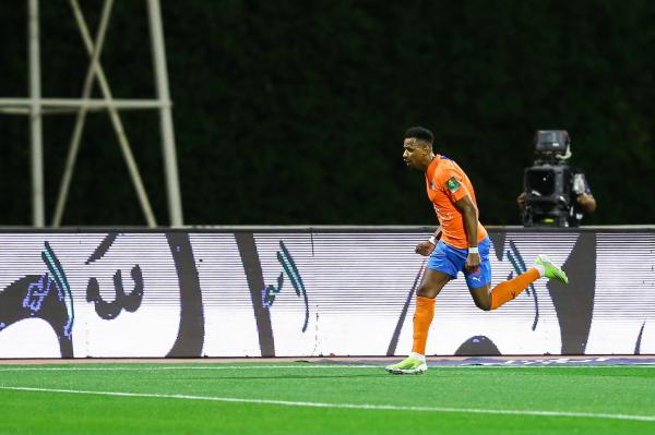 الفيحاء يلحق بالهلال في نهائي كأس الملك