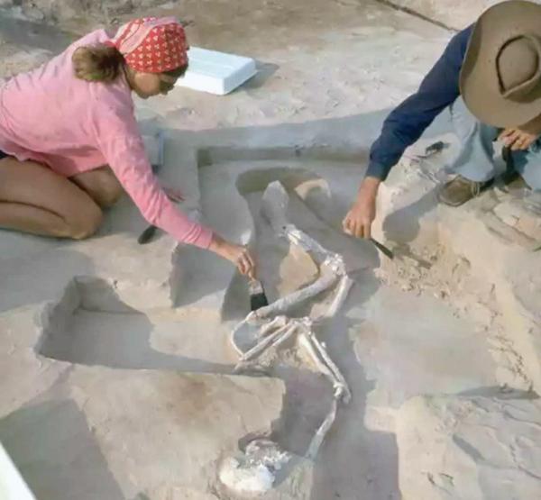 دفن «مونجو مان» بعمر 42 ألف عام