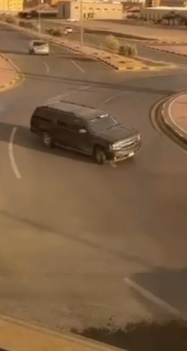 ضبط قائد مركبة يمارس التفحيط في سكاكا