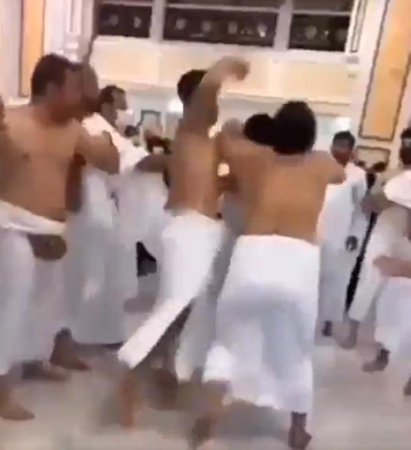 وقوع مشاجرة بين شخصين بالحرم دون إصابات