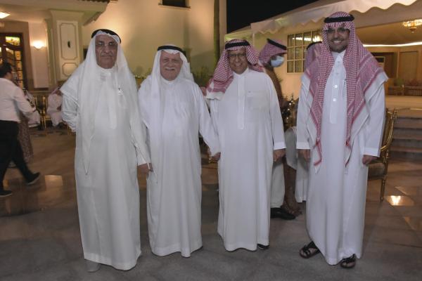 مجلس الجميح.. تآلف مجتمعي ونقاشات بناءة