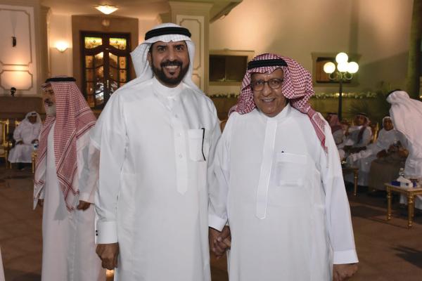 مجلس الجميح.. تآلف مجتمعي ونقاشات بناءة