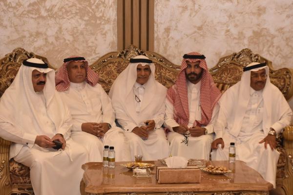 مجلس سالم بالحمر.. تعاون بناء وتواصل