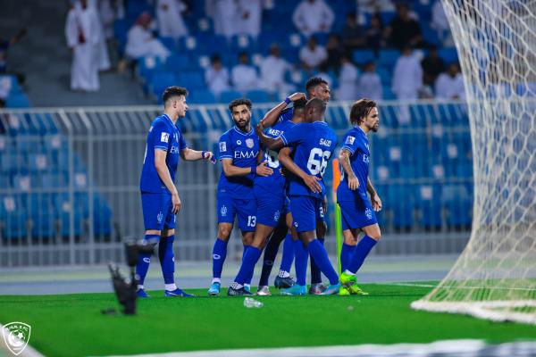 الهلال يتخطى الريان بثلاثية