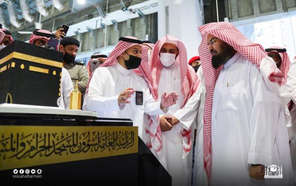 «السديس» يدشن المجسم التعريفي لمعالم الحرم المكي