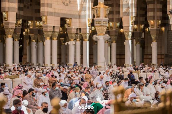ترجمة خطب المسجد النبوي بـ 10 لغات