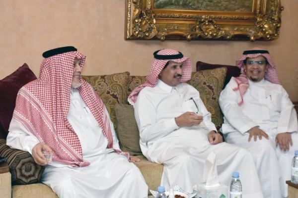 مجلس الملحم..نقاش حيوي ودعم للقيم