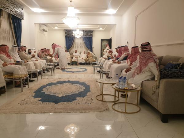 مجلس محمد المهيدب.. جسر لتواصل الأجيال