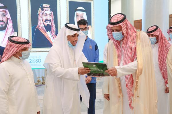  أمير الباحة يستقبل رئيس وأعضاء مجلس إدارة نادي قلوة الرياضي