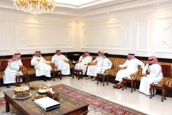 مجلس العنزي..مساحة رحبة لتلاقي الأفكار