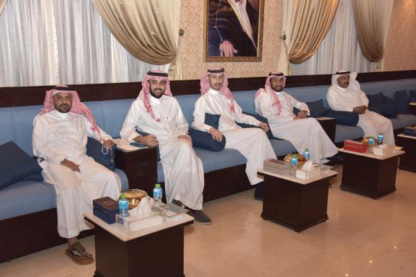 مجلس الدوسري..جسر تواصل بين الأجيال المختلفة