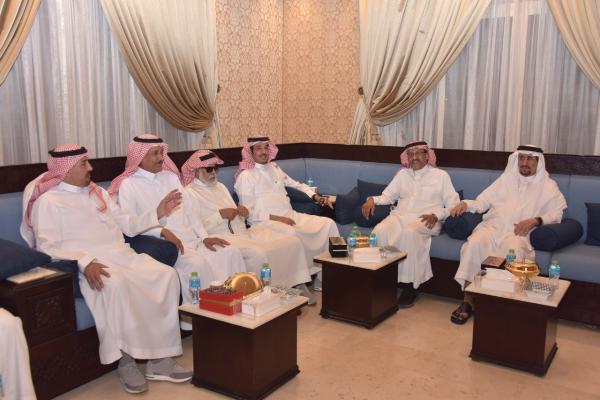 مجلس الدوسري..جسر تواصل بين الأجيال المختلفة