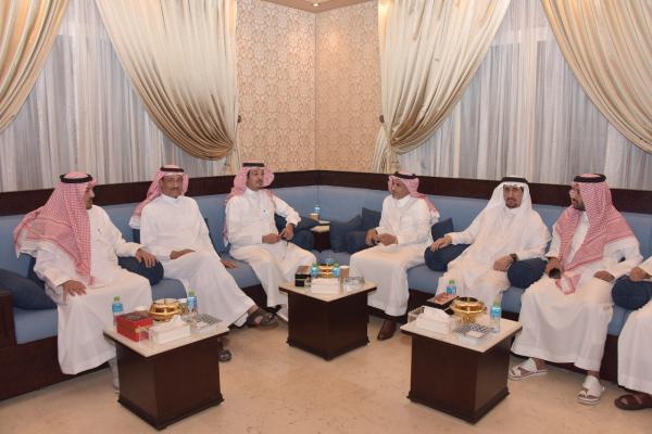 مجلس الدوسري..جسر تواصل بين الأجيال المختلفة