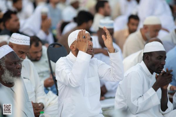 أجواء إيمانية وابتهال بالمسجد النبوي