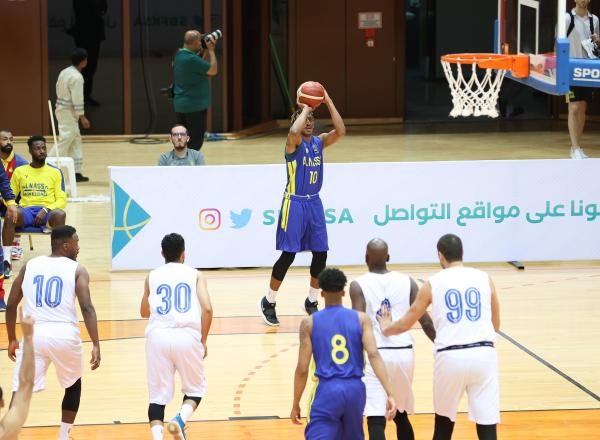 عمالقة النصر أبطال المربع الذهبي لكرة السلة