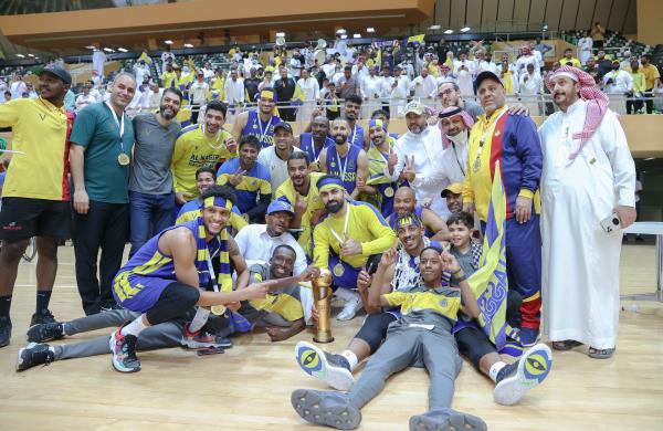 عمالقة النصر أبطال المربع الذهبي لكرة السلة