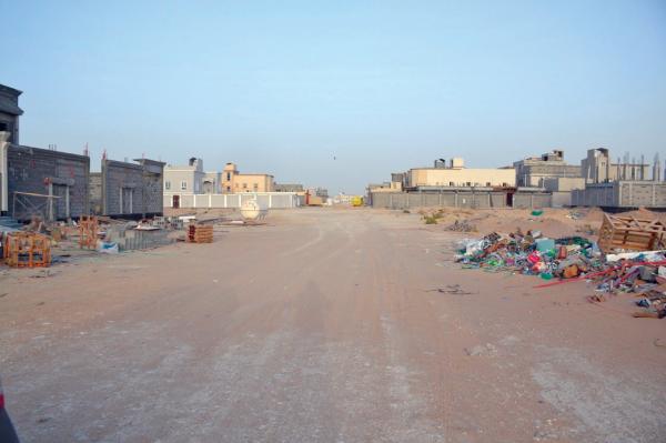 حي الصقور.. 15 عاما بلا خدمات