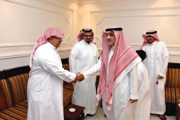 مجلس العنيزي..تأصيل المحبة بين أفراد المجتمع