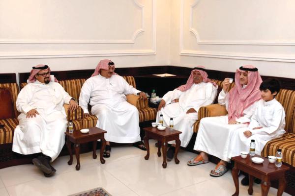مجلس العنيزي..تأصيل المحبة بين أفراد المجتمع