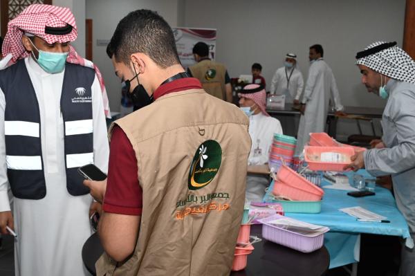 485 متبرعا بالدم في حملة «بر الفيصلية»