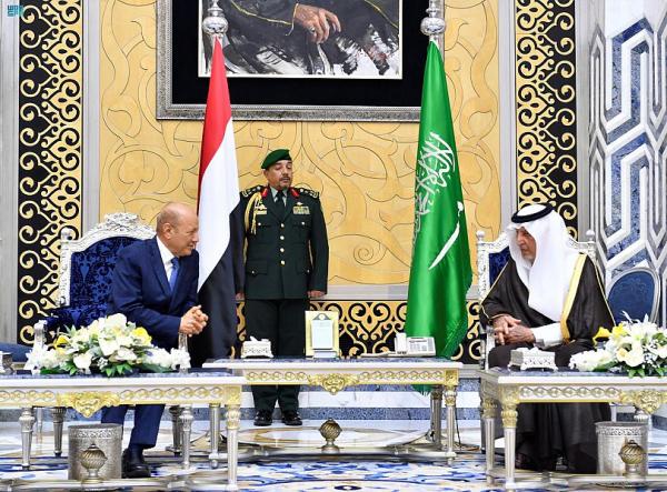 رئيس مجلس القيادة الرئاسي اليمني يصل جدة
