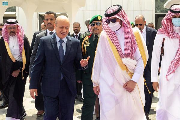 رئيس مجلس القيادة الرئاسي اليمني يغادر جدة