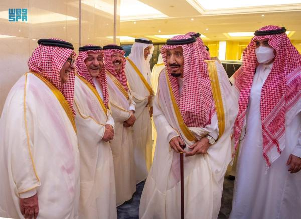 خادم الحرمين يصل إلى مكة المكرمة قادماً من جدة
