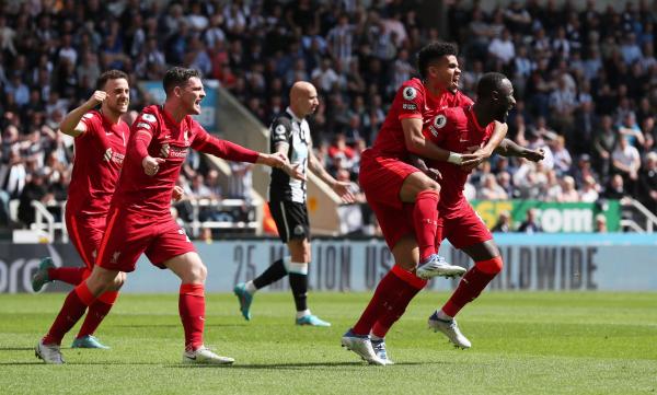 ليفربول يتصدر البريميرليج بالفوز على نيوكاسل