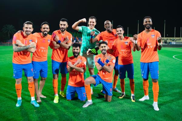 الهلال يتعثر أمام قتالية الفيحاء