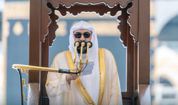 إمام الحرم المكي: علامة القبول دوام العبادة
