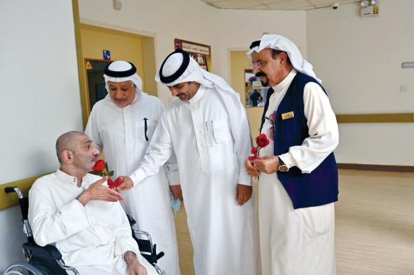 العيد «عيدين» مع المسنين بـ«سيهات الخيرية»