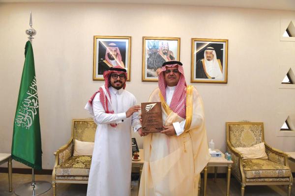 الوقوف على منجزات مطار حفر الباطن
