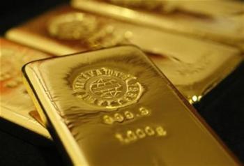 أسعار الذهب تستقر متأثرة بانخفاض الدولار