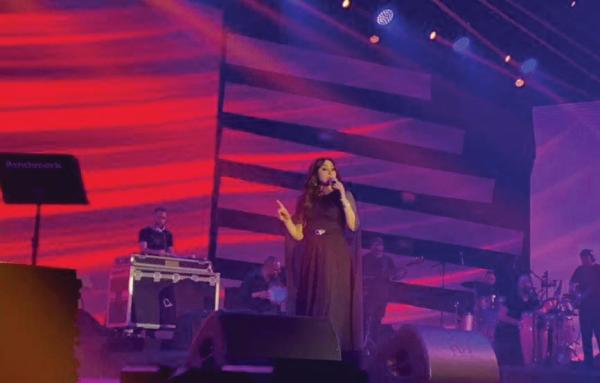 أليسا وكفوري.. إطلالة فنية مبهرة تتألق في موسم جدة