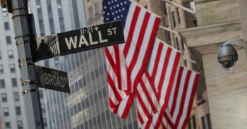 الأسهم الأمريكية تغلق على انخفاض وسط قلق المستثمرين 