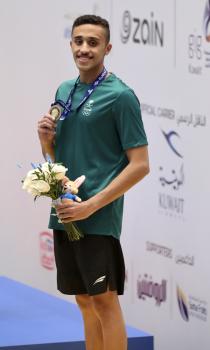 العيسى يختتم سباحة دورة الألعاب الخليجية بالبرونز