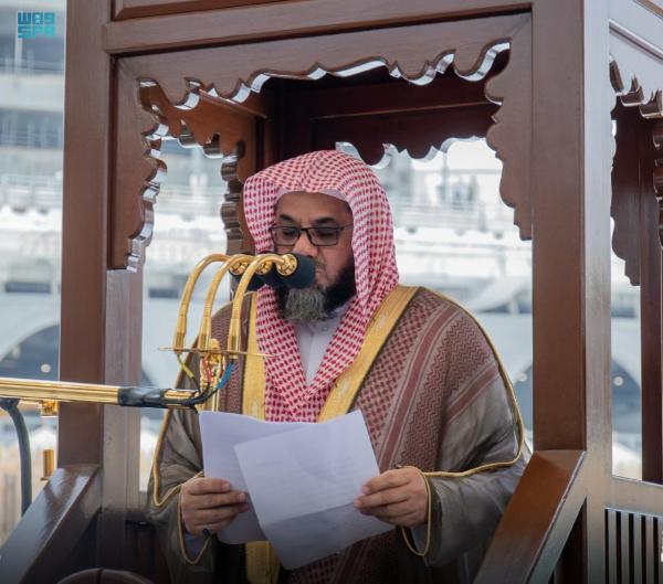 إمام الحرم المكي: الأخلاق الحسنة عماد الأمم