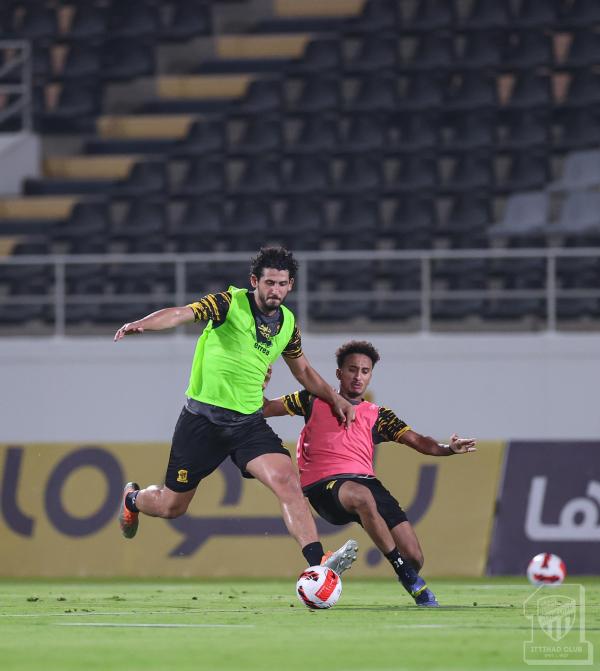 حجازي وكورونادو يطمئنان كونترا