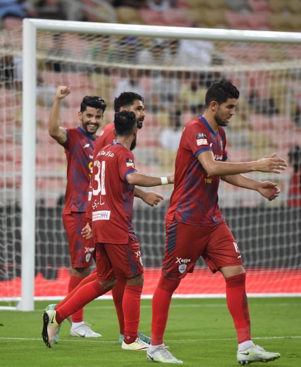أبها.. يعقد موقف الأهلي!