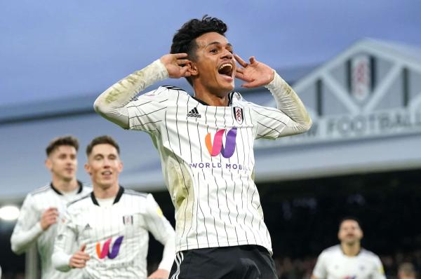 ليفربول يضم كارفاليو جناح فولهام