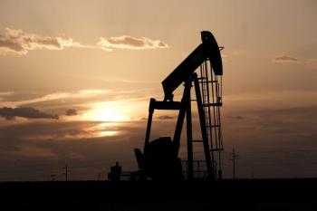 النفط يغلق على ارتفاع طفيف وسط مخاوف من ركود محتمل