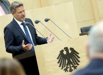 وزير الاقتصاد الألماني يعلن قرب حظر النفط الروسي