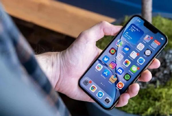 «آبل» تتعرض للغش في شاشات هواتفها