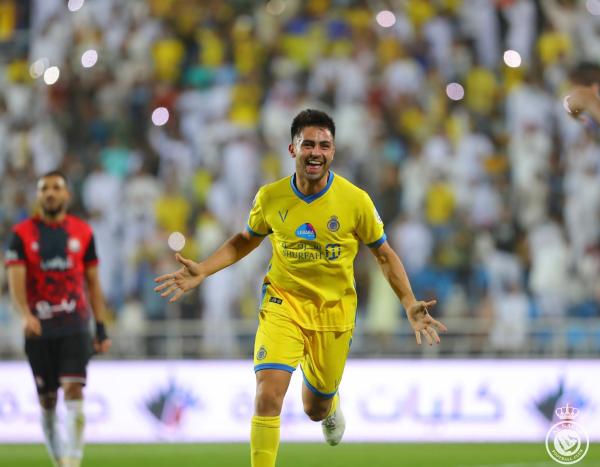 الهلال يشعل الدوري
