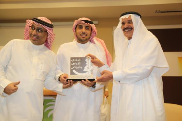 تخليد ذكرى «بن إدريس» في النادي الأدبي بالرياض