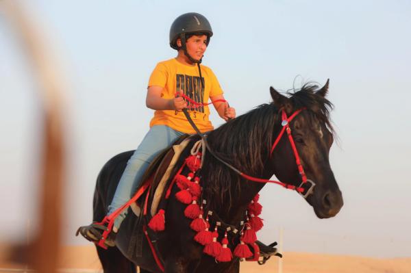 «ركوب الخيل».. هواية رياضية محببة لأطفال «الشمالية»