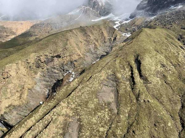 نيبال : تحطم الطائرة المفقودة على سفوح جبال الهيمالايا