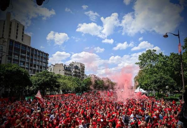 فرنسا تعقد اجتماعا طارئا بشأن نهائي دوري الأبطال