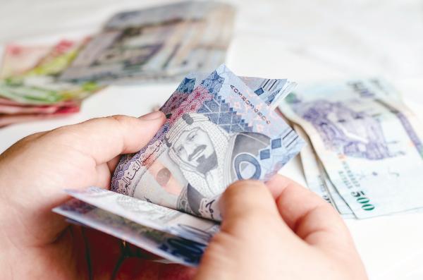 214 مليار ريال النقد المتداول خارج المصارف في أبريل