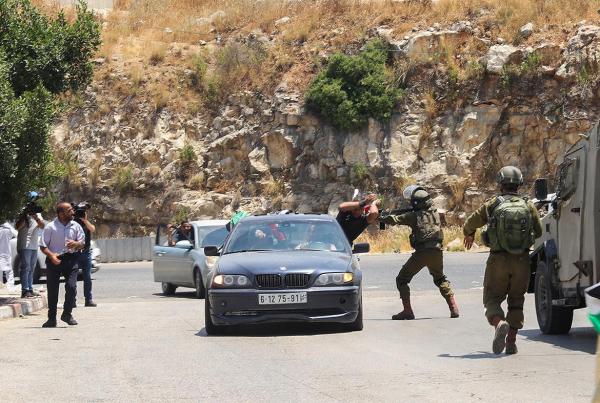 قواتُ الاحتلال تعتقلُ فلسطينيين من جنين